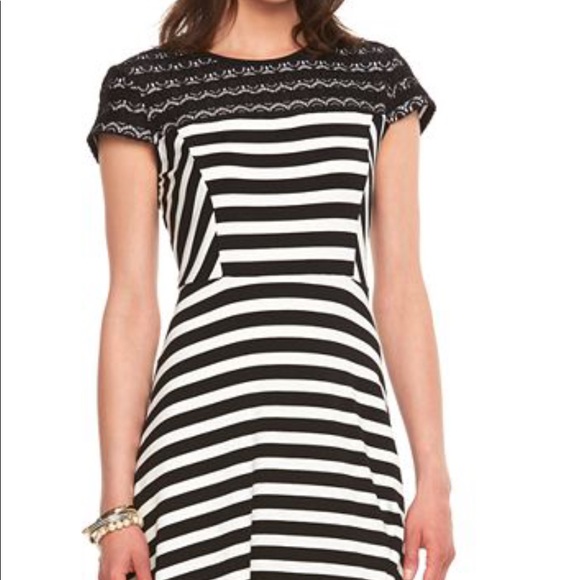 ELLE Lace Yoke Striped Fit & Flare Dress - Picture 4 of 8